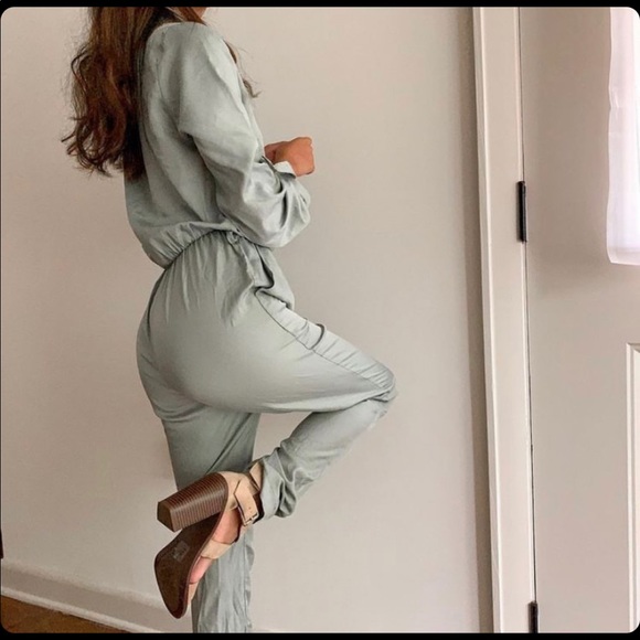 Princess Polly jumpsuit - Picture 2 of 3